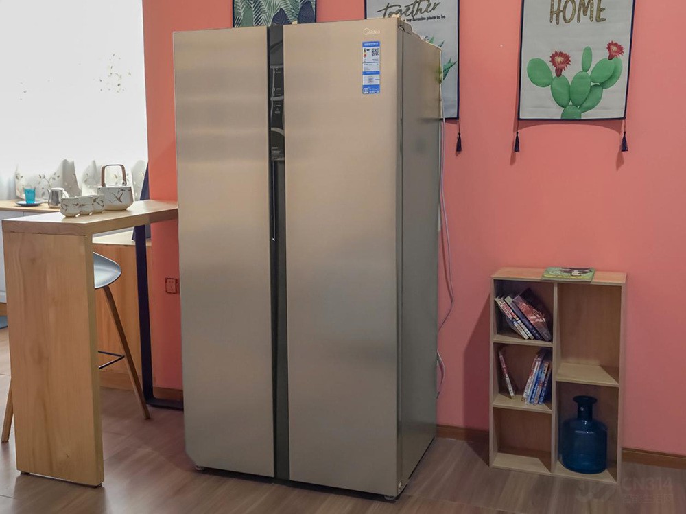 还担心冰箱风干食材？不妨看看美的541升冰箱保鲜芒果的测试