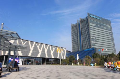 818 SKG与苏宁易购再携手！SKG进驻苏宁易购“中华第一店”