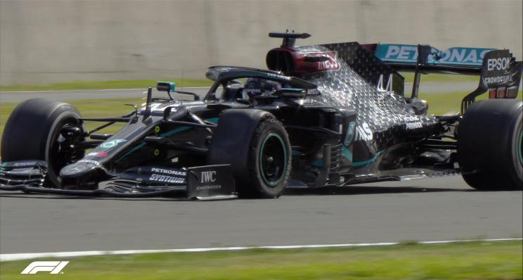 F1英国站  汉密尔顿爆胎冲线夺冠