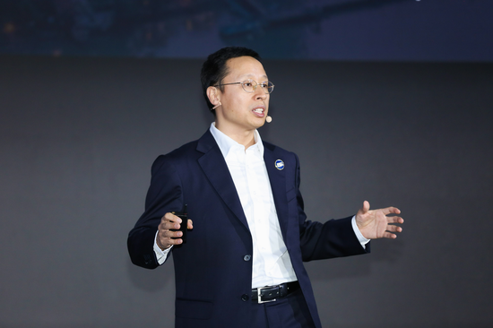 华为传送与接入产品线总裁靳玉志 宣布全面升级企业领域的智简全光网解决方案