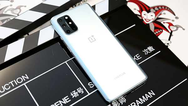 3399元到底值不值？一加8T上手优缺点无水品评