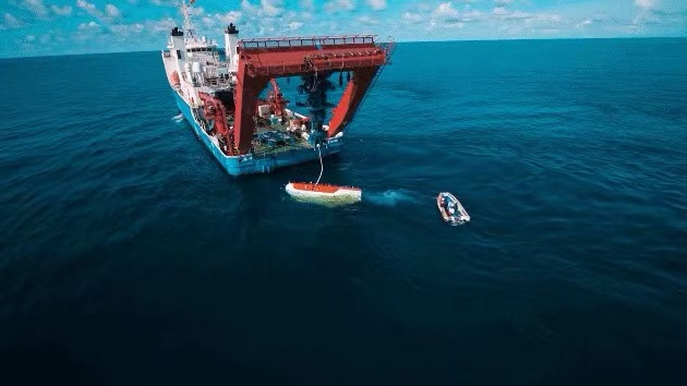 我国载人潜水器再次挑战万米深海！“奋斗者号”造访地球“第四极”