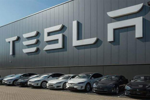 特斯拉全球最大超级充电站部署成功，拥有56个充电桩