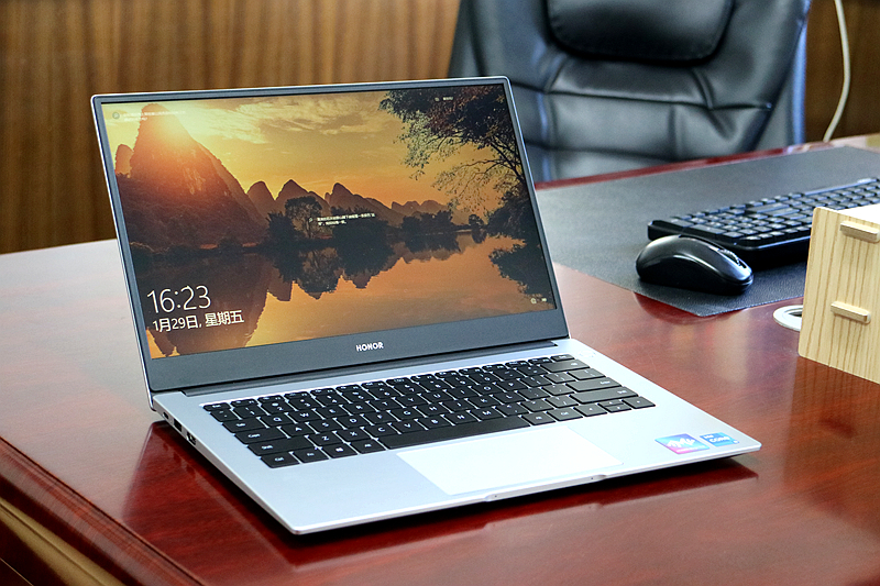 荣耀magicbook 14 2021实机图赏:轻薄与性能兼具 商办与学生之选