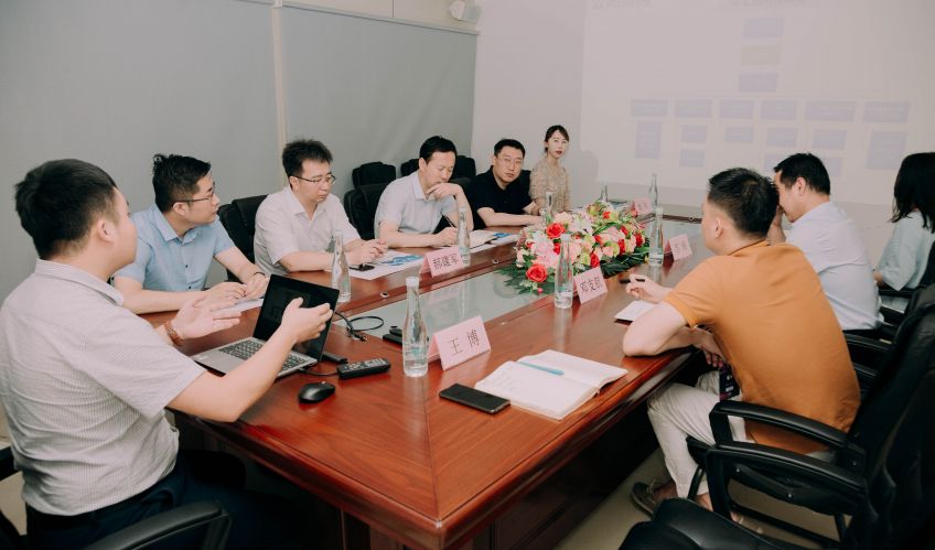 榆林市政府驻西安联络中心主任乔杰一行莅临汇通科技参观交流