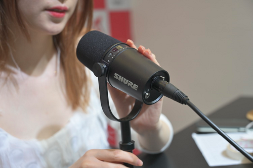 ChinaJoy 2021丨为直播助力 舒尔展示多款麦克风、耳机
