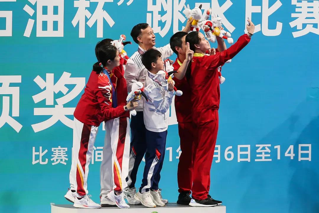 驱动中国早报|国产Model Y高性能版涨价、6G将在2030年左右投向市场、全红婵摘金