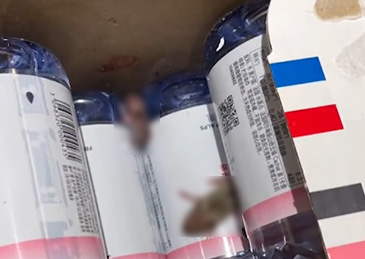 矿泉水快递出现活老鼠，天猫超市致歉
