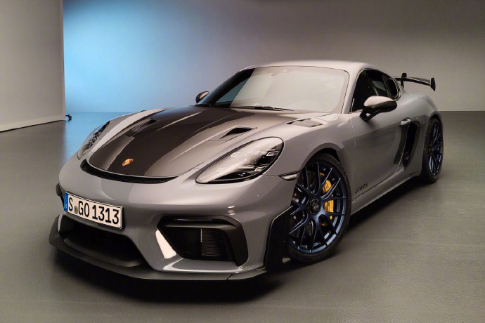保时捷发布中置跑车旗舰  718 Cayman GT4 RS