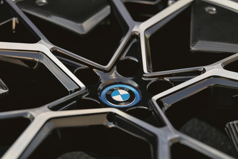 04. 自2024年起,BMW和MINI品牌将采用由 100%绿色电力生产的铸铝轮毂