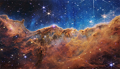 NASA 韦布空间望远镜公布首批宇宙图像：展示遥远星系团