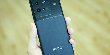 iQOO 10 Pro评测：不只是首发200W快充 更是“水桶”旗舰的典范