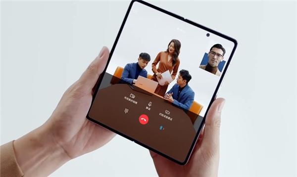 荣耀CEO赵明：下一代折叠屏将搭载MagicOS 7.0 四季度发布
