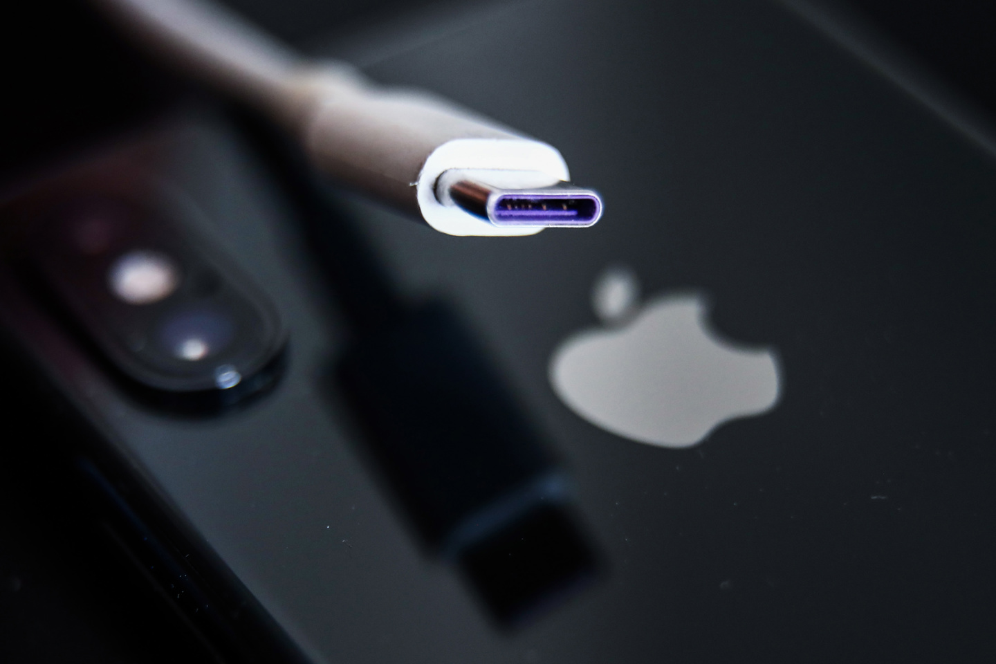 苹果高管证实将iPhone更换为USB-C接口
