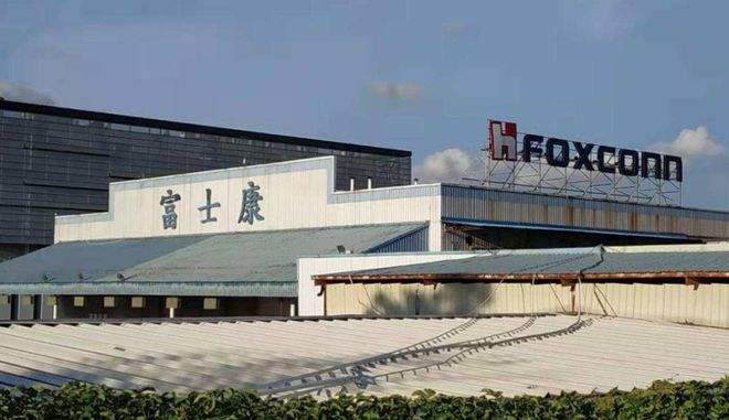 昨夜今晨：郑州富士康公布疫情处置方案 马斯克或对推特大举裁员