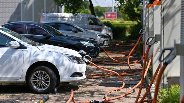 统计局：10月新能源汽车、充电桩产量同比增长84%