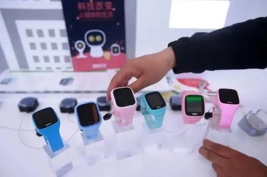 儿童手表的定位到底是什么？人民日报：应回归儿童属性