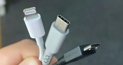 曝苹果所用USB—C接口已加密，无法与安卓通用