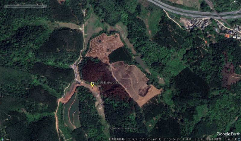 MU5735航班坠机地现状如何？思念堂现高清卫星对比图像