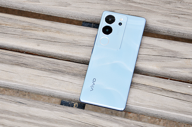 vivo S17 Pro体验：一款为缔造视觉巅峰不遗余力的轻旗舰