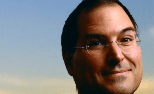 苹果现任CEO库克发文 怀念乔布斯去世12周年
