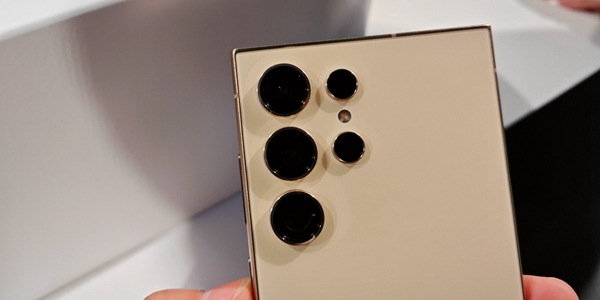 焦点图三星galaxy s24 ultra评测:开启全面ai时代的超旗舰02:1007:51