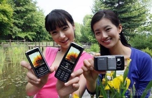 最新S60旗舰机 行货三星i8510c图赏