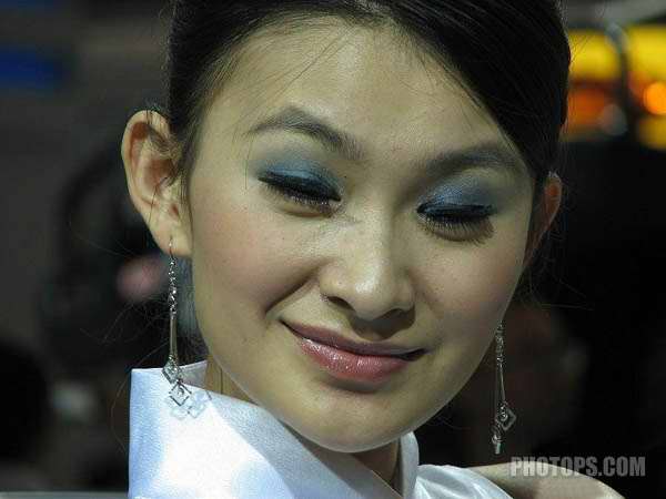 Photoshop快速给偏暗黄的人物美白(1)