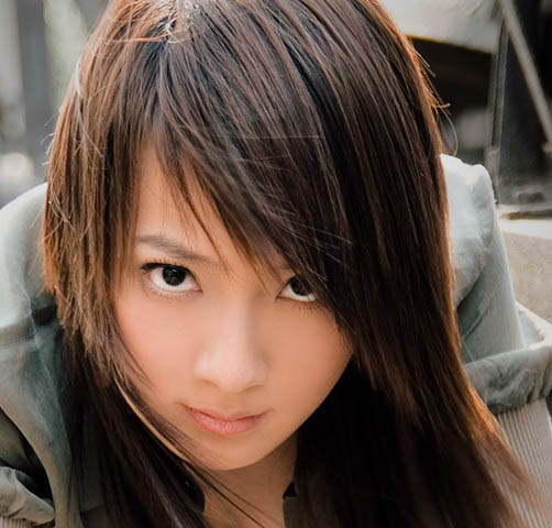 PhotoShop合成另类的黑光精灵(1)
