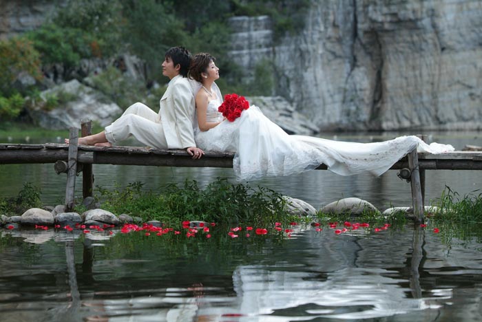 Photoshop调色教程：调出有感觉的玛雅婚纱色调(1)