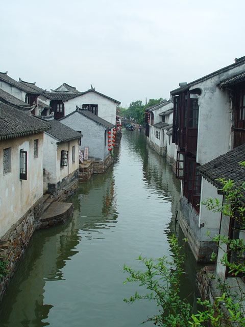 Photoshop只需两步 普通照片变中国水墨画