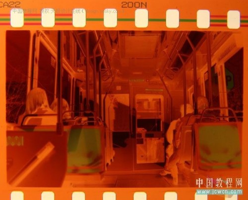 Photoshop为传统彩色照片底片翻拍图校色