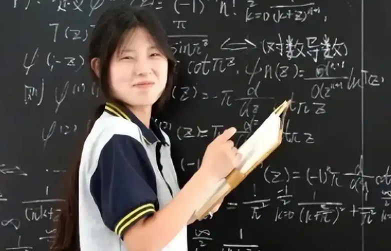 昨夜今晨：神舟十八号载人飞行任务圆满完成 阿里达摩院就姜萍事件致歉
