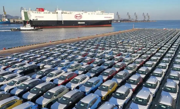 国家统计局公布10月份经济数据 新能源汽车产量同比增19.3%