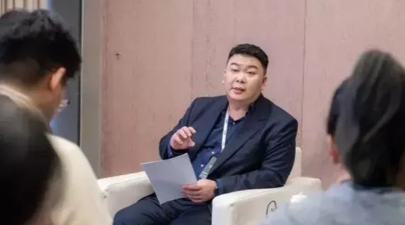 荣耀研发管理部总裁邓斌因严重违规被开除