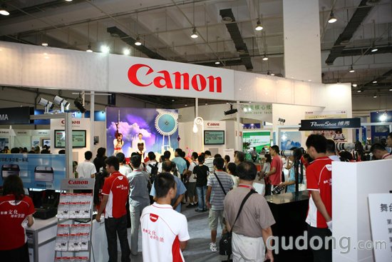 跨界融合佳能抢先 佳能跨媒体成像引爆SINOCES展