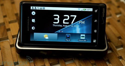 Android2.2首作 摩托Droid 2开箱测试