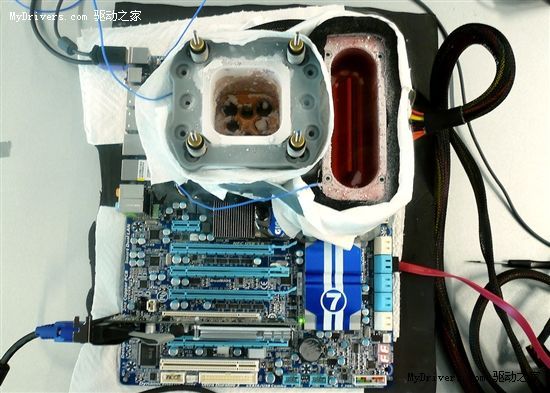 海盗船GTX6内存连创两项世界记录
