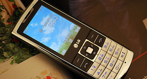 实用至上 金属超薄LG S310直板手机评测
