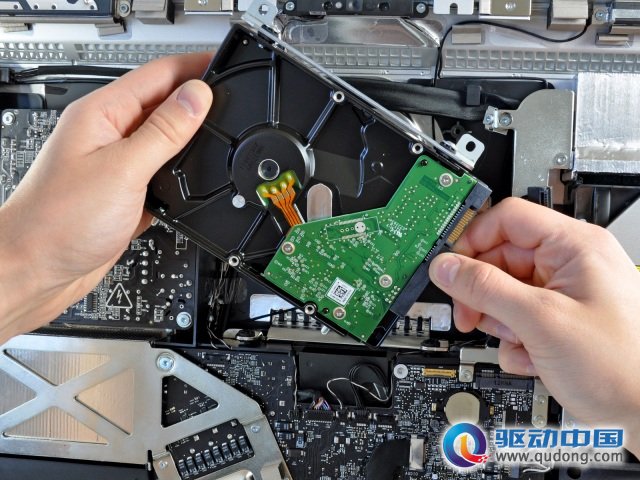苹果新款iMac玩绝了 硬盘将无法自行更换或升级