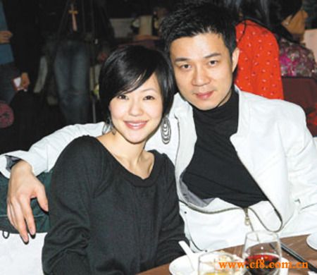 在《娱乐百分百》节目中，她的无厘头主持风格与众不同，深受到许多年轻观众喜爱。2004年，她与作家蔡康永一同主持中天综艺台节目《康熙来了》。因为节目风格特殊，更使她成为在台湾与在大陆相当知名的艺人，其大胆与直接的作风也使得她一直成为话题性很高的艺人。2005年及2006年的结婚与生子过程，也再度成为社会话题。小S老公许雅钧并非家财数十亿台币的金融界富少，而是医生的儿子。不过，小S即使没有嫁入金融豪门，但至少是嫁入了环境优越的家庭。虽然许雅钧并非什么金融小开，许家也称不上是豪门，但家境却极为富裕。