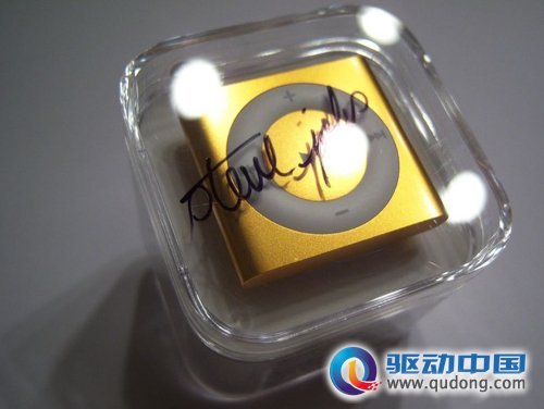乔布斯亲手签名iPod 在ebay拍卖到9995美元
