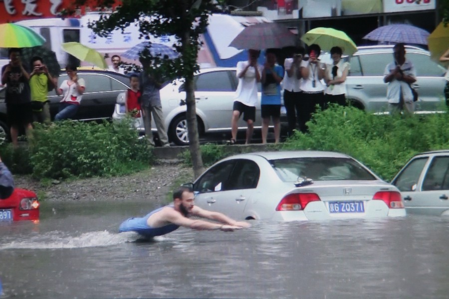 北京21号暴雨后：气象局指责运营商短信推送不给力