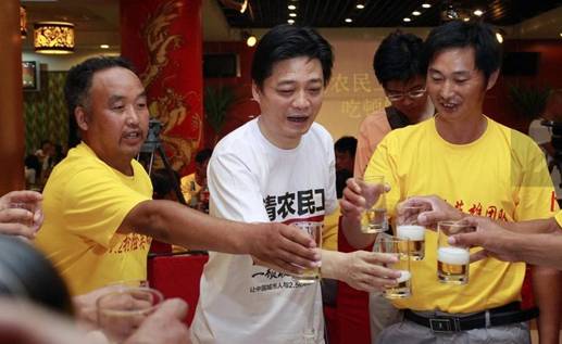 北京暴雨有大爱 腾讯网聚公众力量互助互救显人文关怀