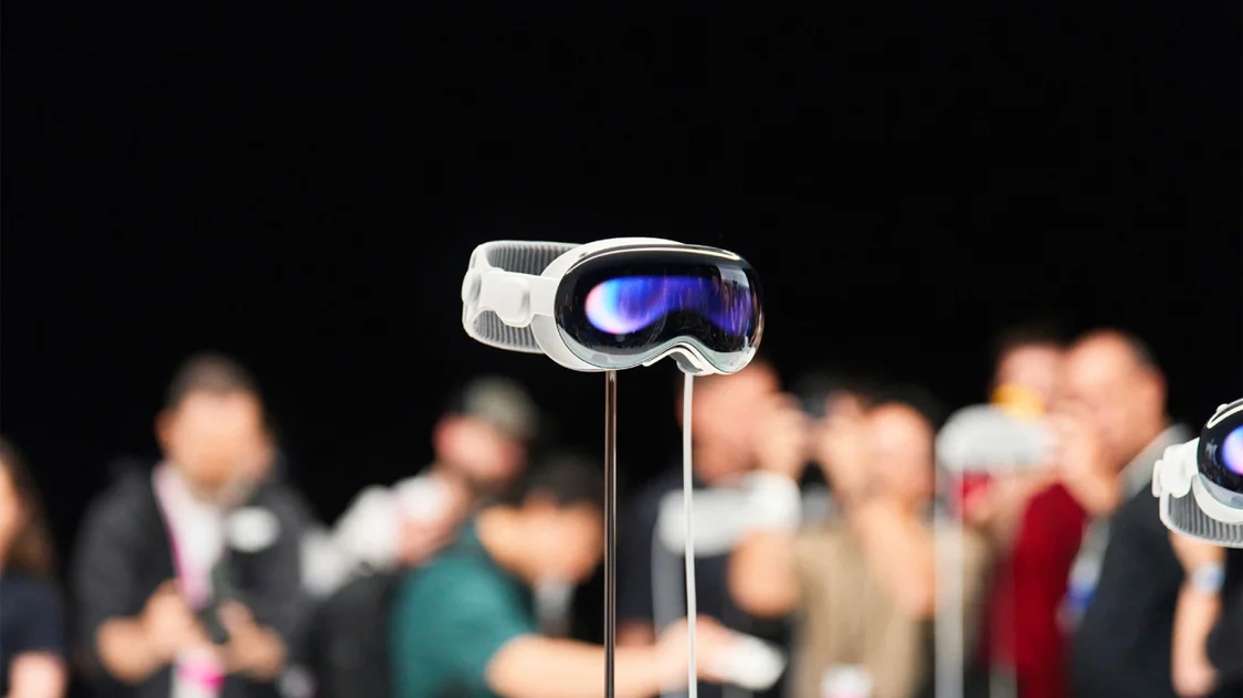 跑赢发布时间，技术拖后腿！报告称Meta  AR头显落后苹果Vision Pro三年