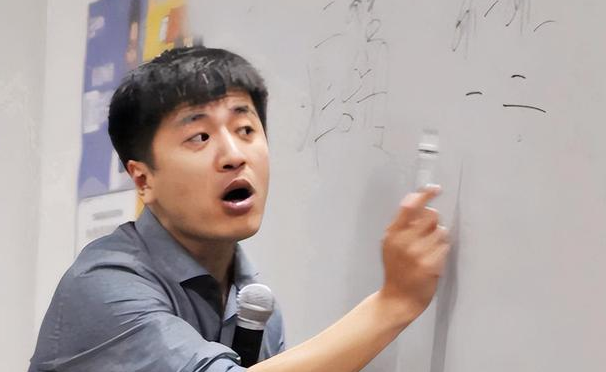 张雪峰回应北京公司经营异常：我没凉，只是房租到期了
