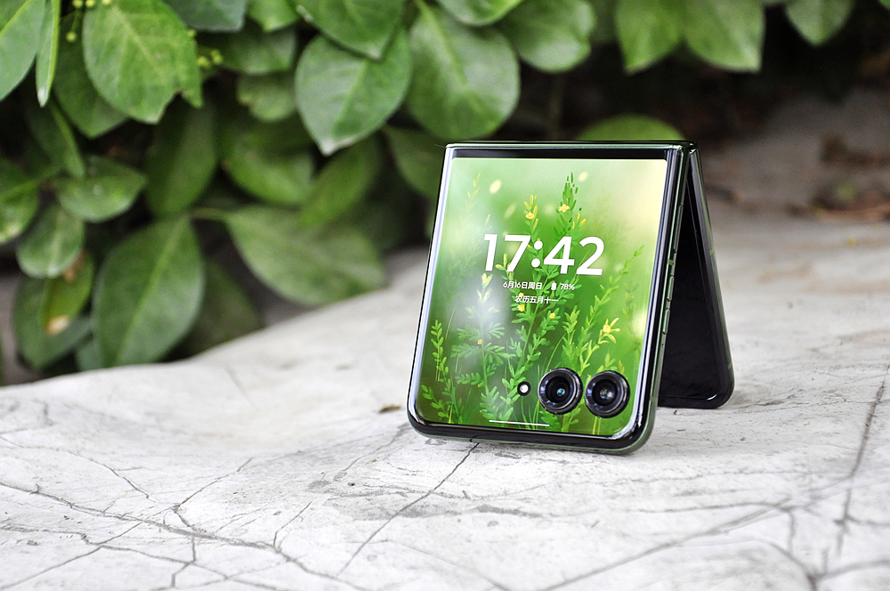 moto razr 50 Ultra评测：高颜值大外屏AI全能 重塑小折叠体验新纪元